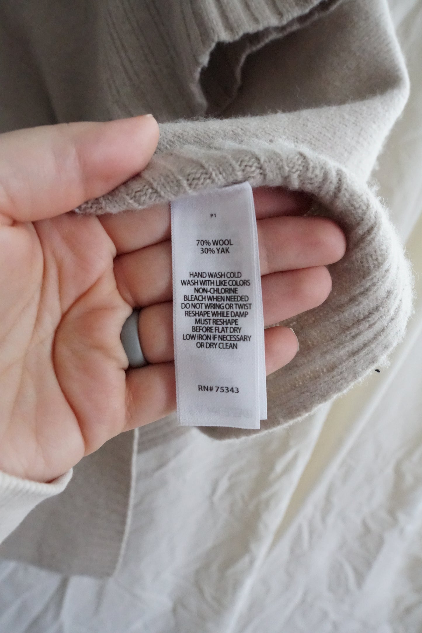 Adrienne Vittadini Wool & Yak Turtleneck Poncho (M)