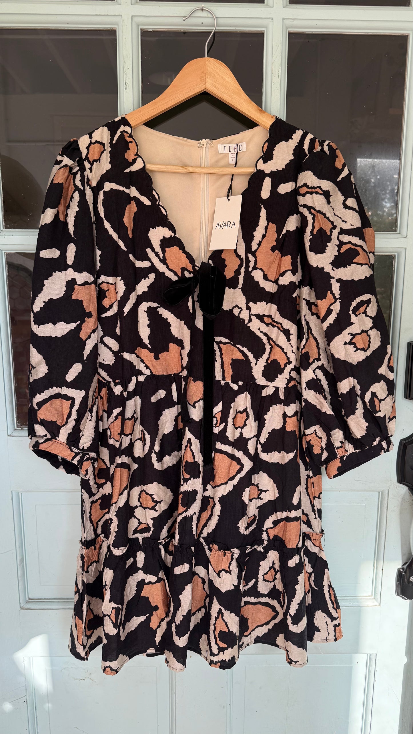 NWT Scalloped Tie Front Dress (L)