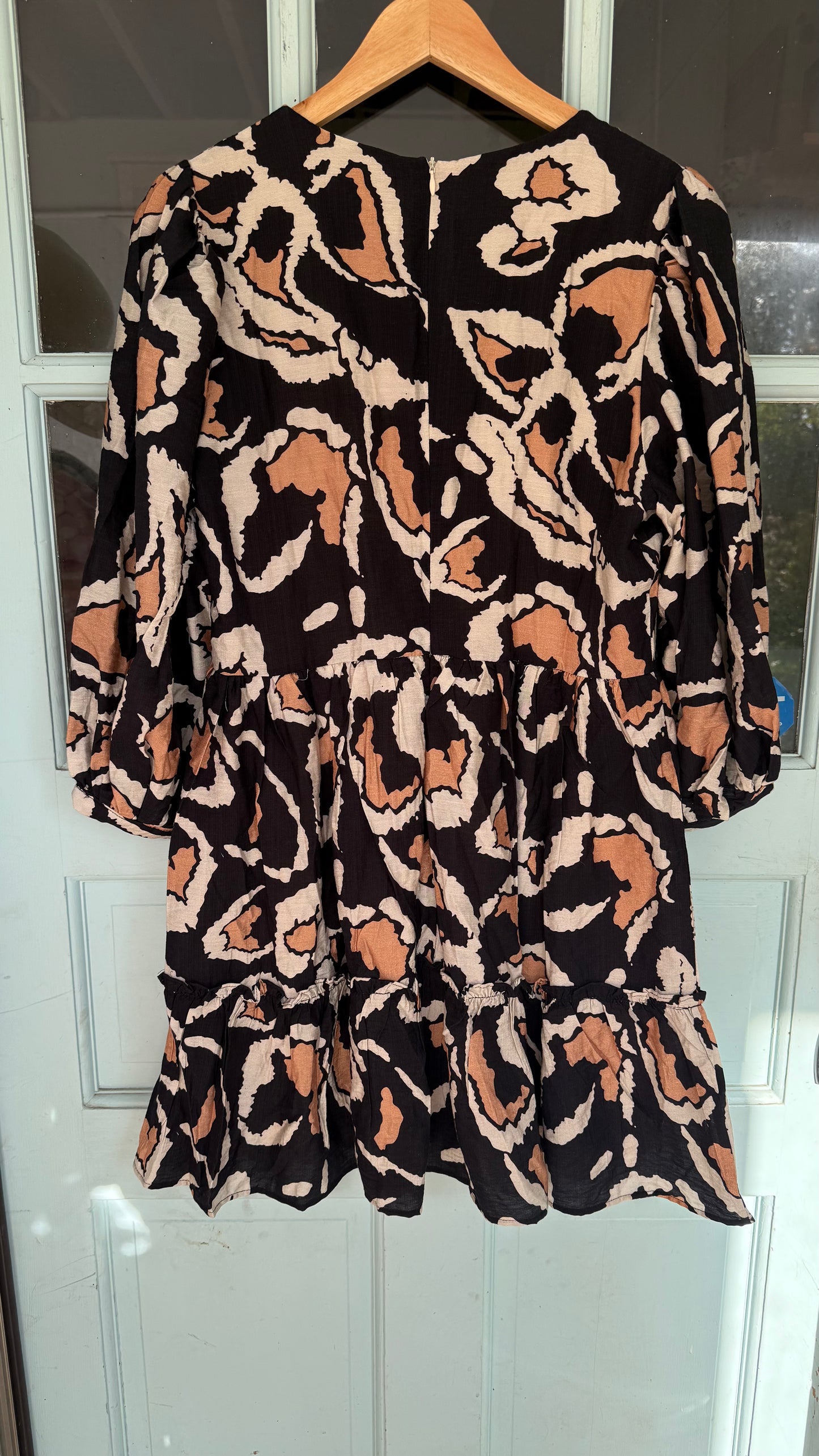 NWT Scalloped Tie Front Dress (L)