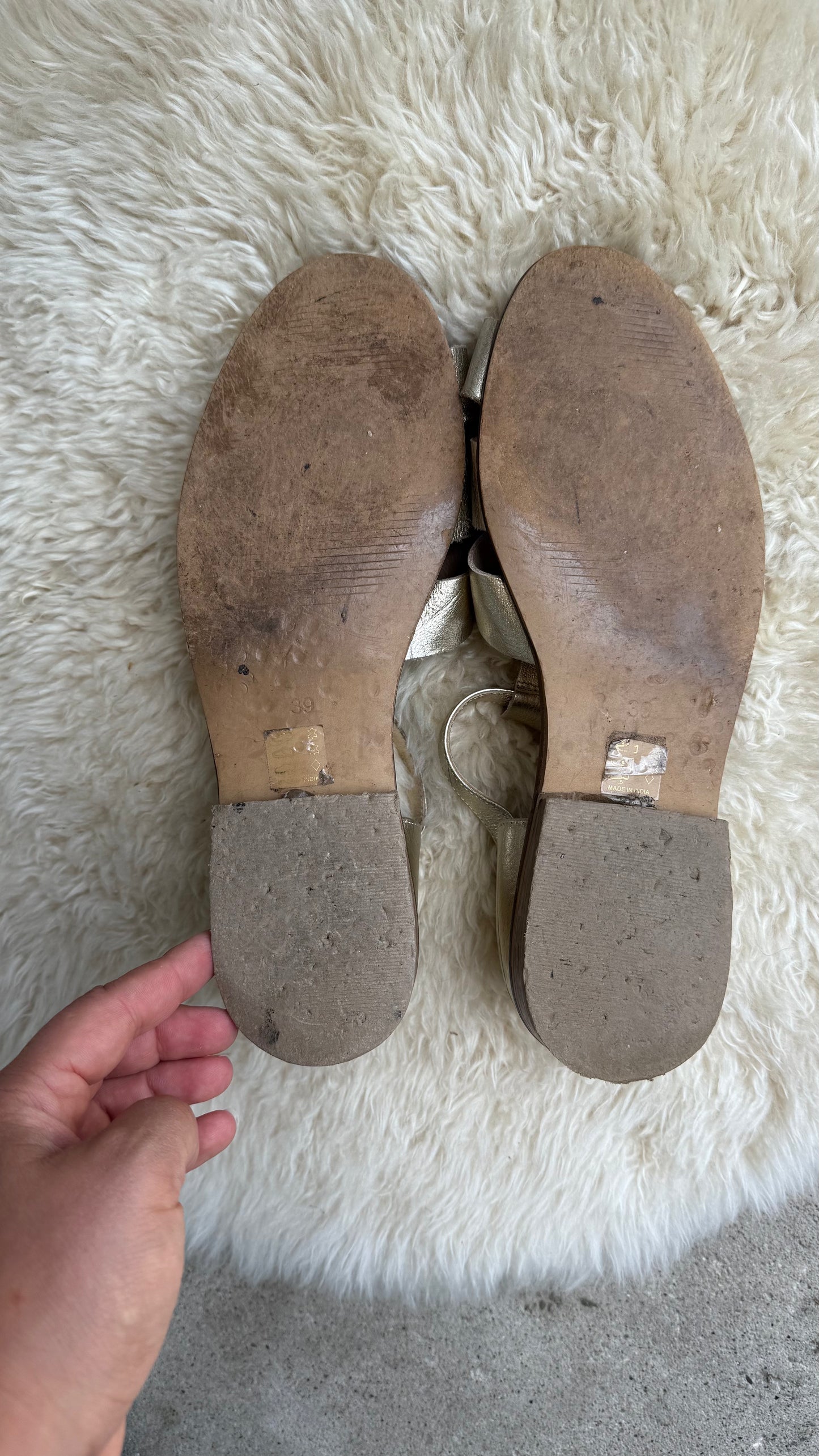 Pilcro Gold Metallic Fisherman Sandals (9)
